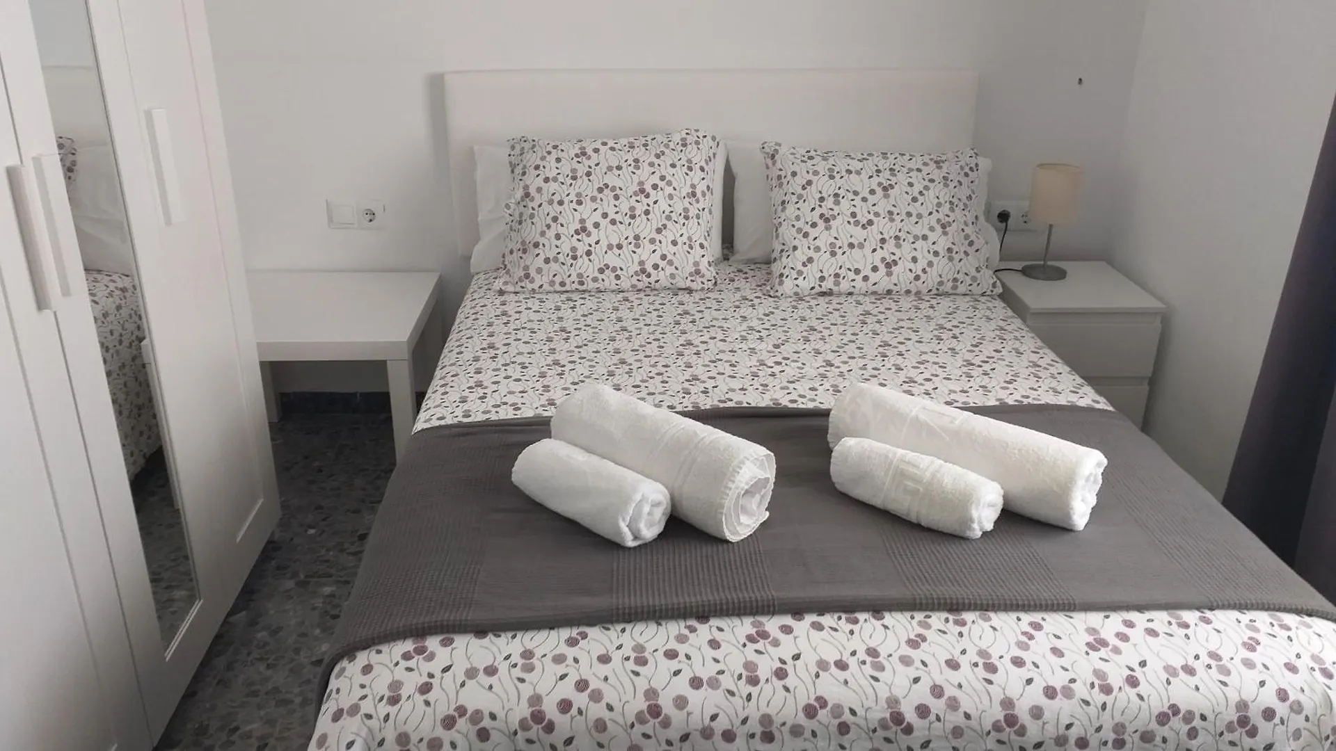 Bnb Lola - Habitacion Privada - Aire Acondicionado - Banos Compartidos Puerto Real