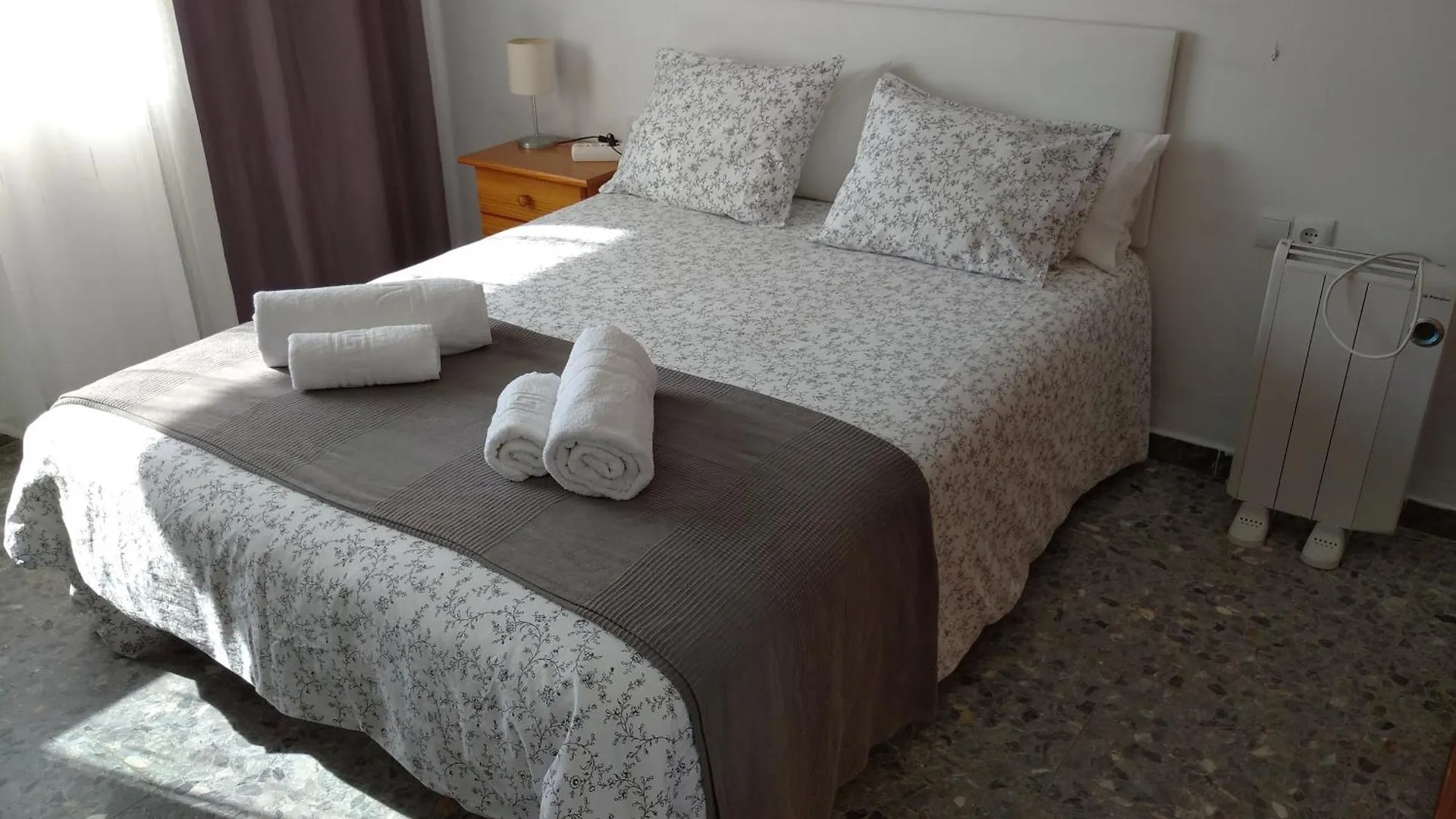 Bnb Lola - Habitacion Privada - Aire Acondicionado - Banos Compartidos Puerto Real Bed & Breakfast